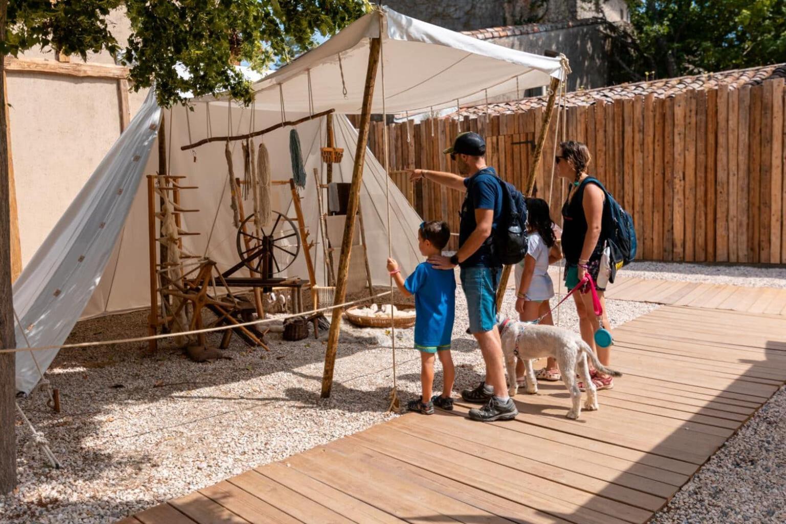 Tout Confort ! Centre-Ville, Climatisation, Parking, Wifi, Calme, Tv Carcassonne Exteriör bild